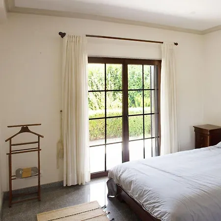 Casa Terrea Com 3 Quartos E Piscina