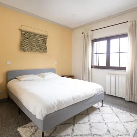 Casa Terrea Com 3 Quartos E Piscina *