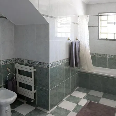 Casa Terrea Com 3 Quartos E Piscina * Sabugal